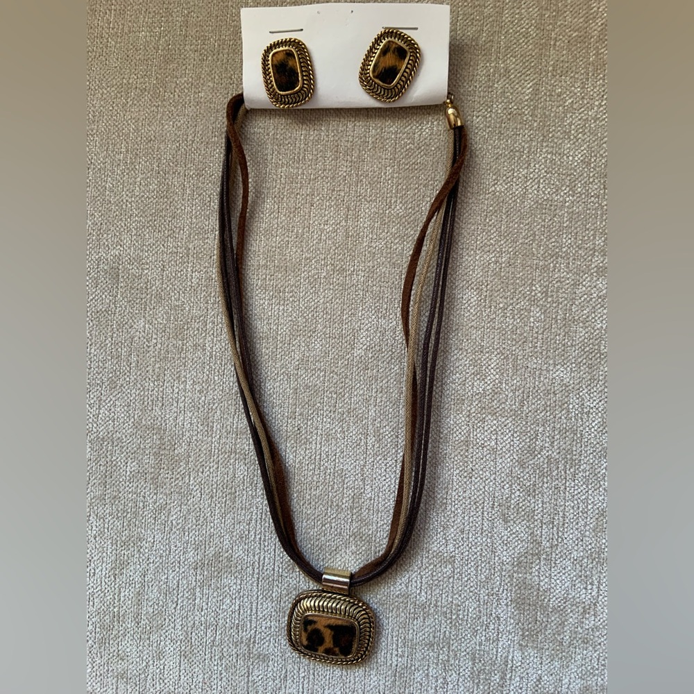 Brown and Gold Bohemian Necklace with Minimalist Design